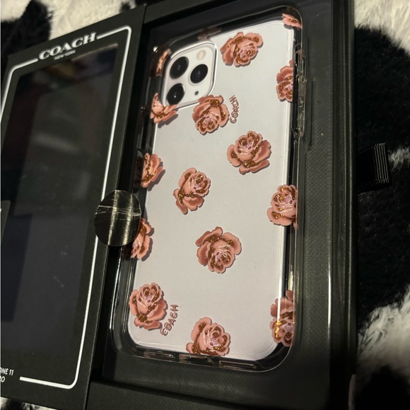Coach iPhone 11 Pro case floral pink glitter - Picture 6 of 7